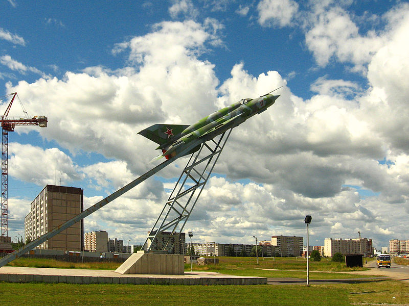Illustration for article titled The Many Monuments To Russia's Beloved MiG